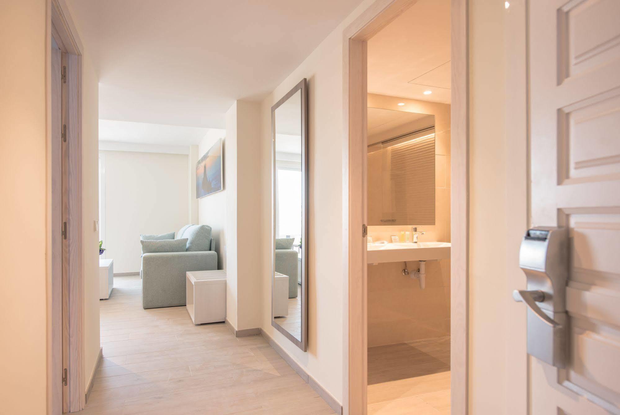 Apartamentos Los Angeles San Antonio  Bagian luar foto